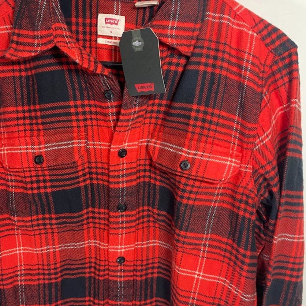 Levi's Standard Fit Red Flannel - Picture 2 of 4